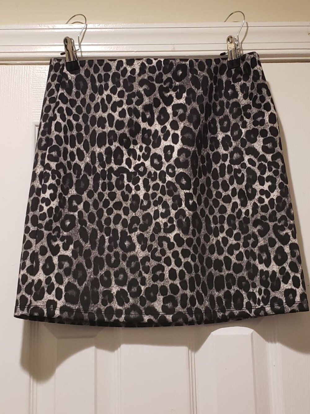 NWOT Women's Small Michael Kors Black and Gray Leopard Print Mini Skirt